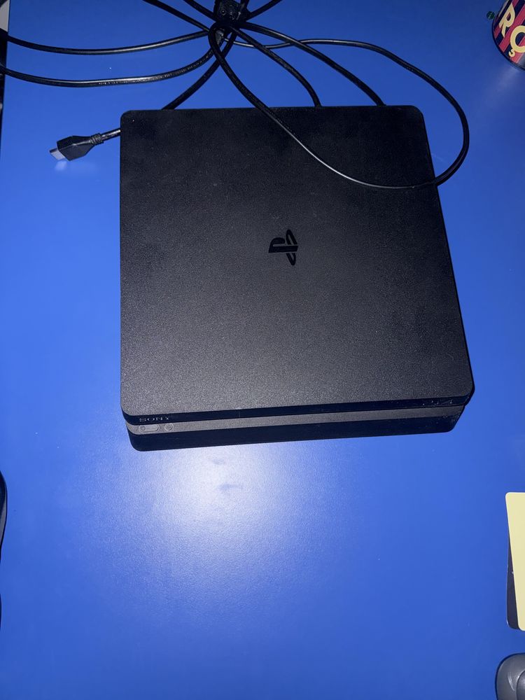 Ps4 с два джойстика и 3 игри