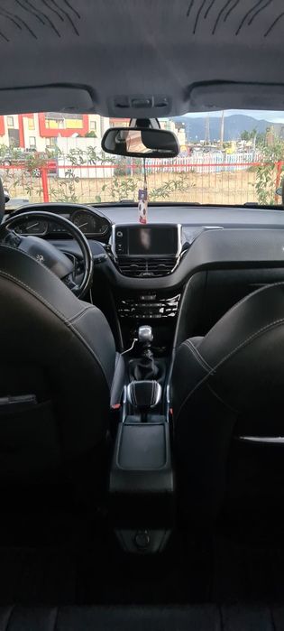 Vând Peugeot 2008