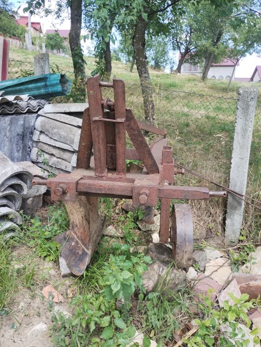 PLUG 2 Brazde/ Trupițe + PIESE SCHIMB Greblă pe curele