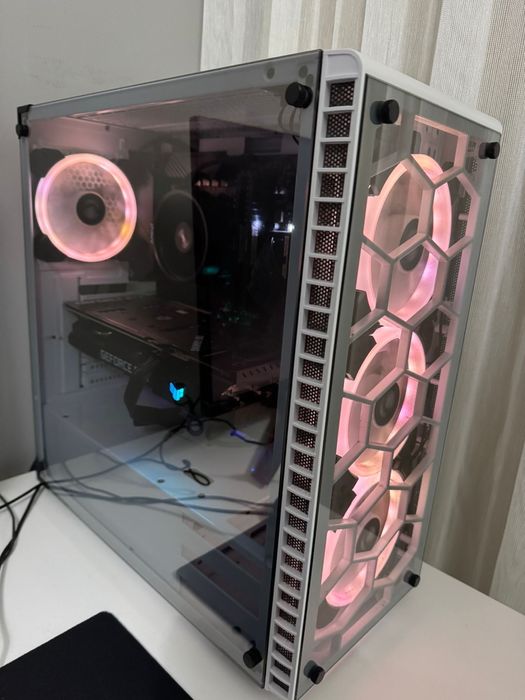 Gaming Pc si Monitor LG