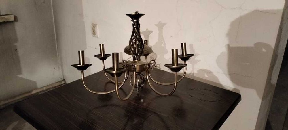 Продам люстру или обменяю.