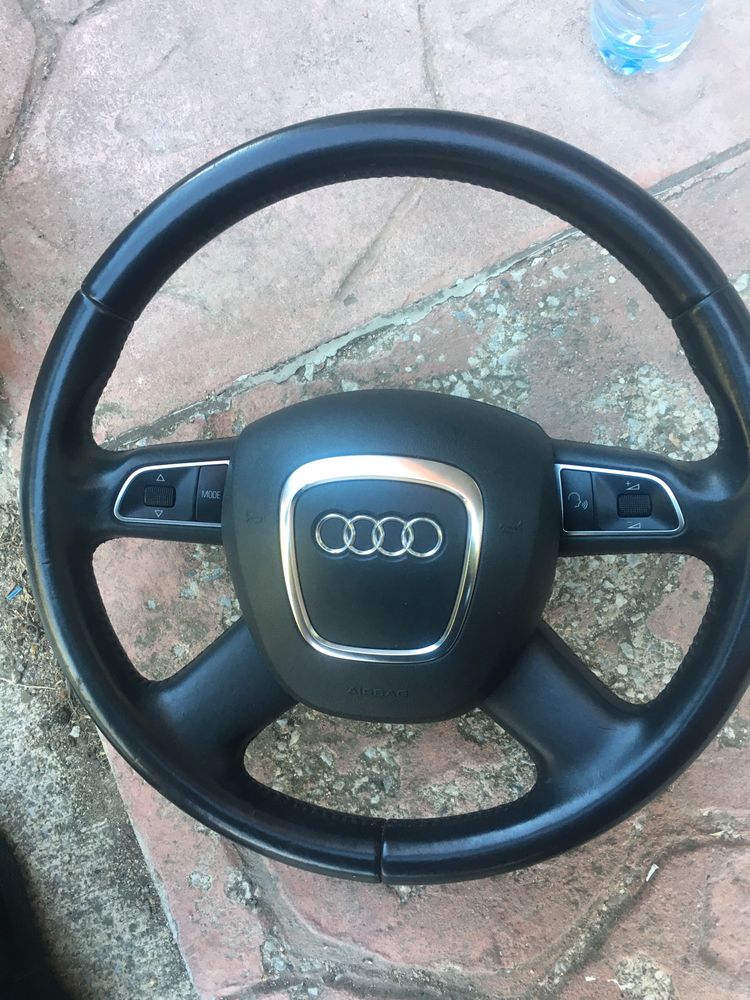Audi  мулти  волан с хром бутони