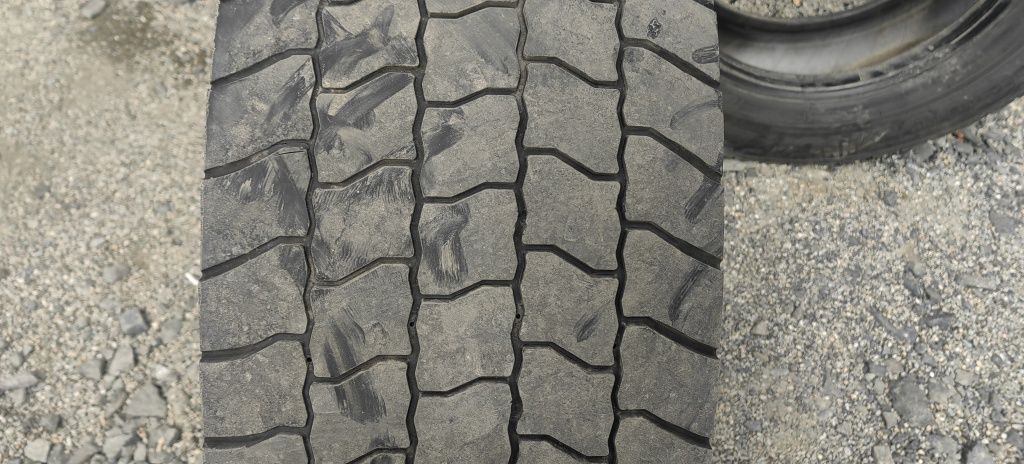 Vând 4 cauciucuri tracțiune folosite 315/60R22,5