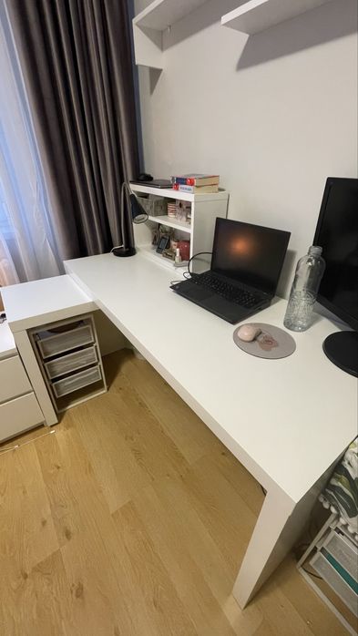 Birou Ikea Malm cu tablie culisanta