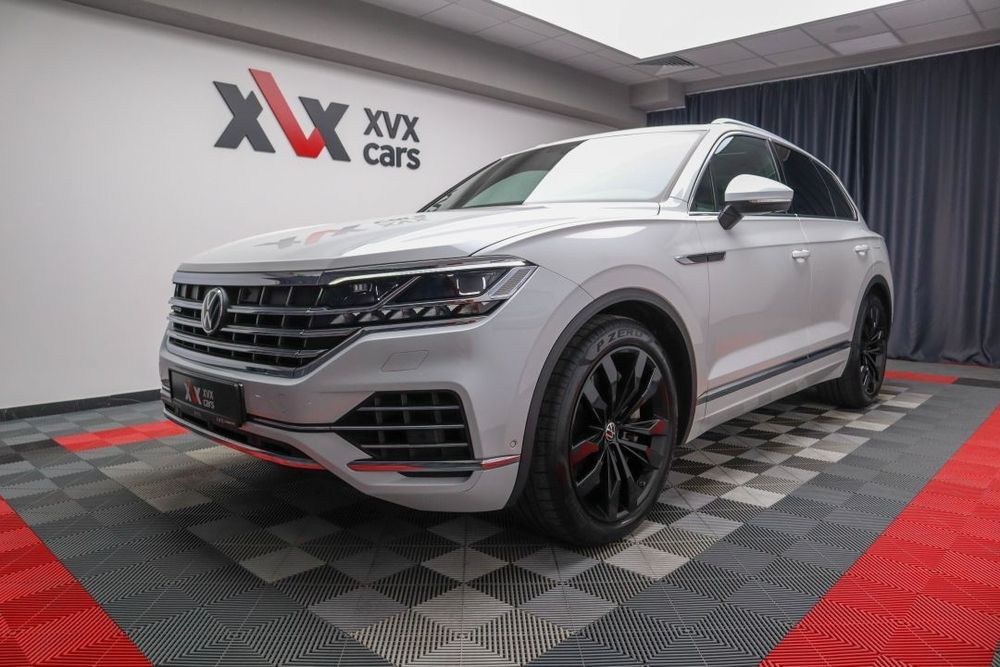 Volkswagen Touareg VW Touareg 4x4 eHybrid Dynaudio Masaj Ventilatie Nightvision IQ Light