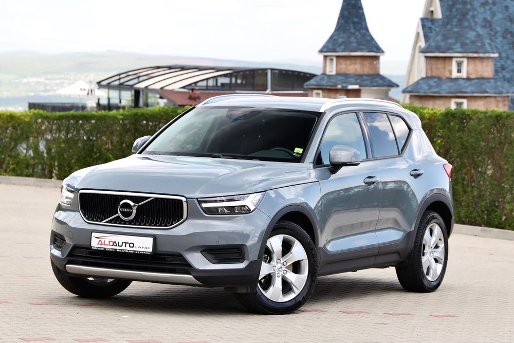 Volvo XC 40 AWD * Bord digital * Apple CarPlay * Camera spate * Navi * Bluetooth