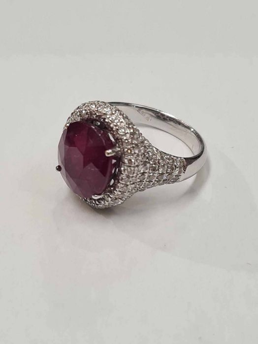 Inel din aur alb 18k cu rubin natural 8.00 ct. si diamante naturale