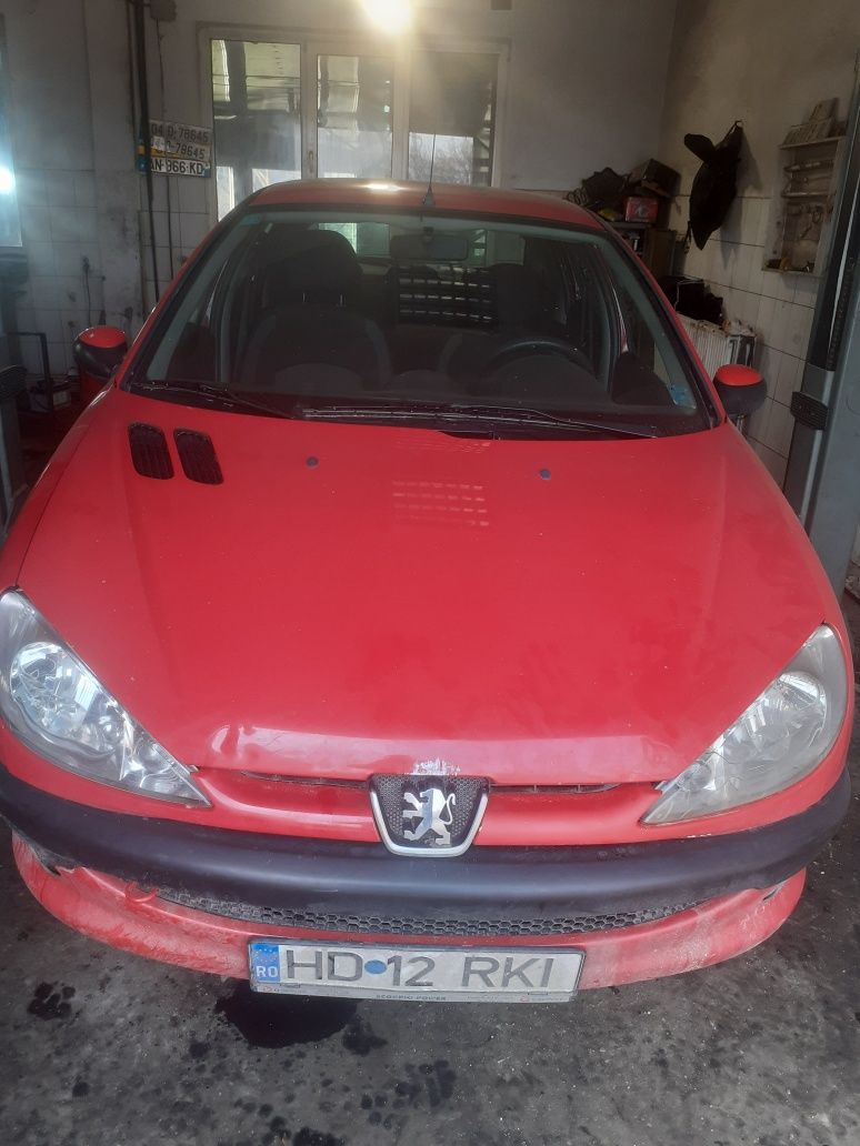 Dezmembrez Peugeot 206 1.4 hdi