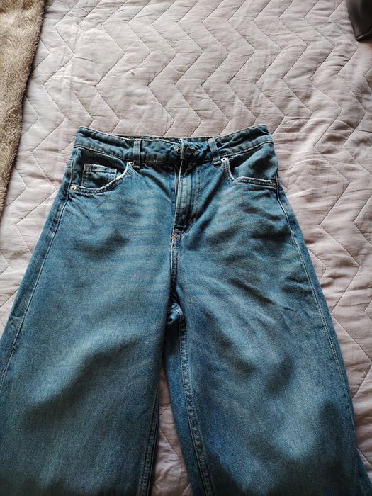 Продам джинсы на девочку 12, 13 лет.