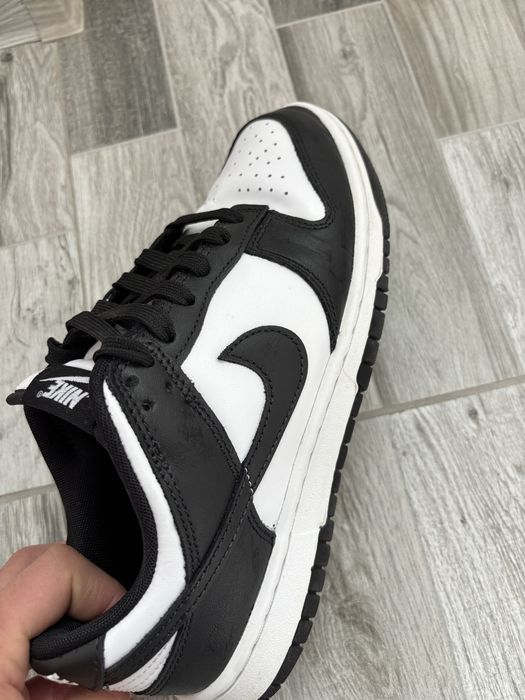 Vând adidasi nike dunk panda !