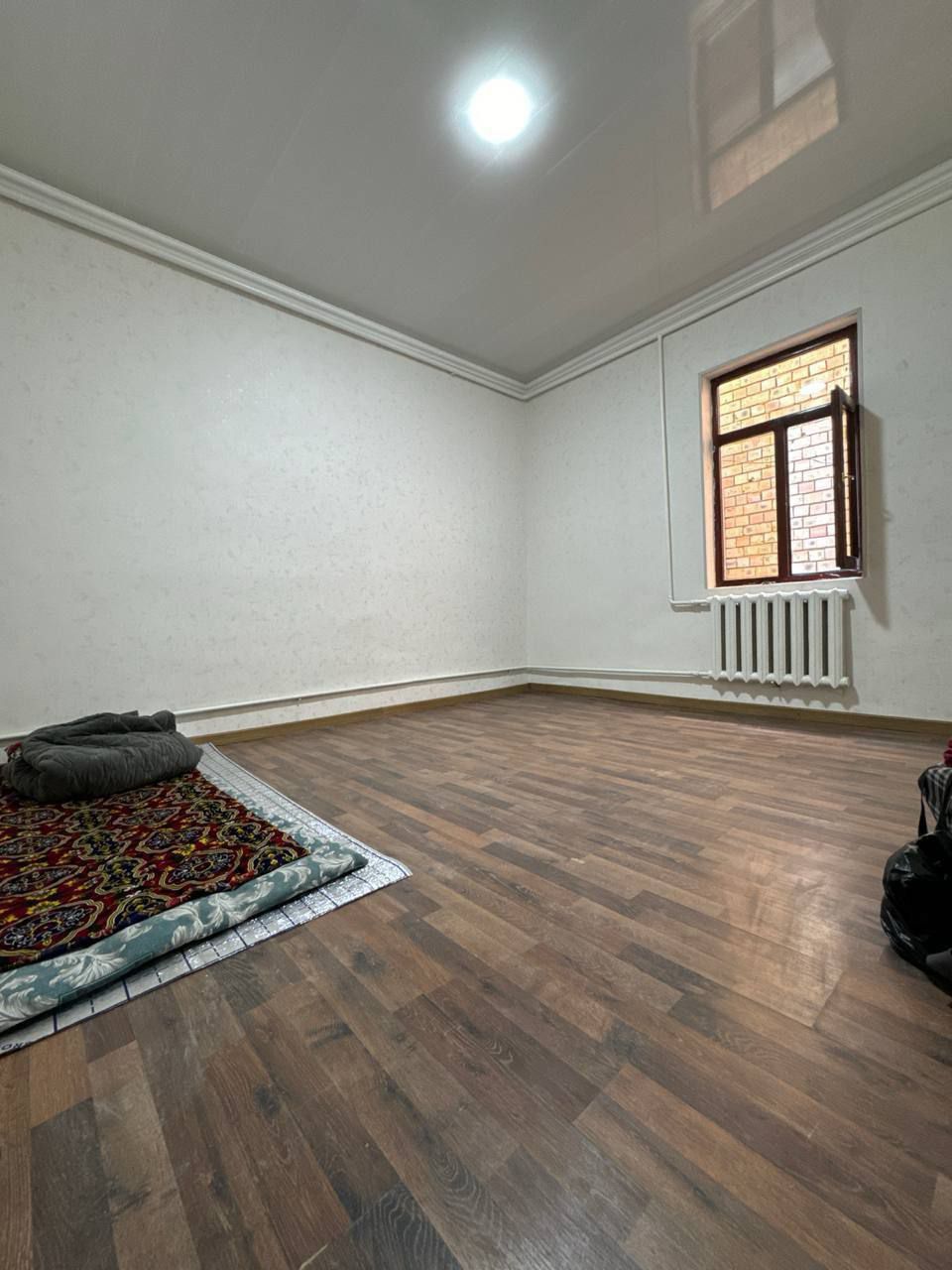 Продаётся дом 3х- комн, 100 м²участок 1.8 соток. 12 автопарк Янги хаёт