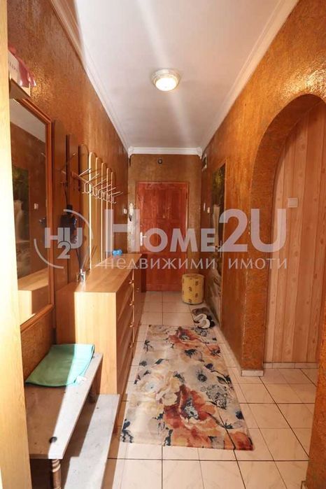 тухла • 3 помещения • обзаведен • среден етаж • светъл и панорамен