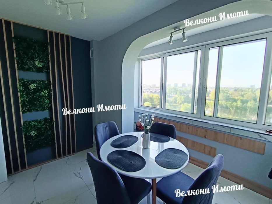 Дава се под наем Тристаен апартамент в Пловдив, Старият град - 65 кв.м за 663 € - Снимка #3