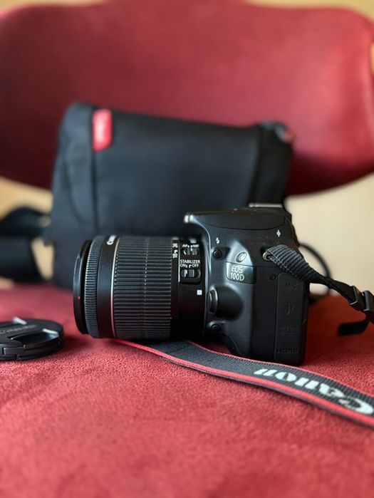 Фотоапарат Canon EOS 100D