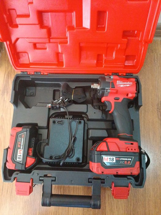 Гайковерт Milwaukee 18V
