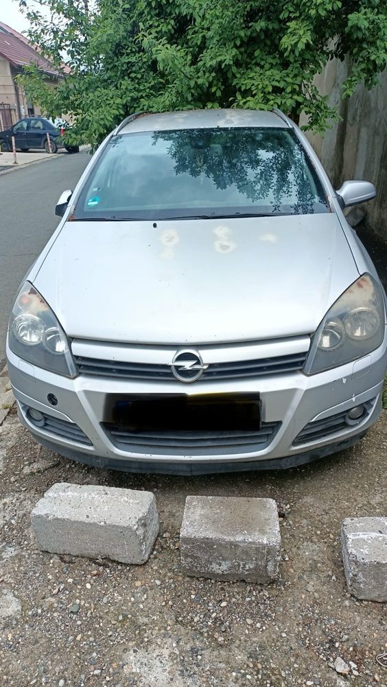Opel Astra H de vanzare avariat