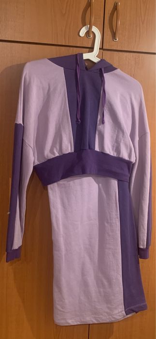 Vand haine fete : treninguri, salopete, rochii ocazie.