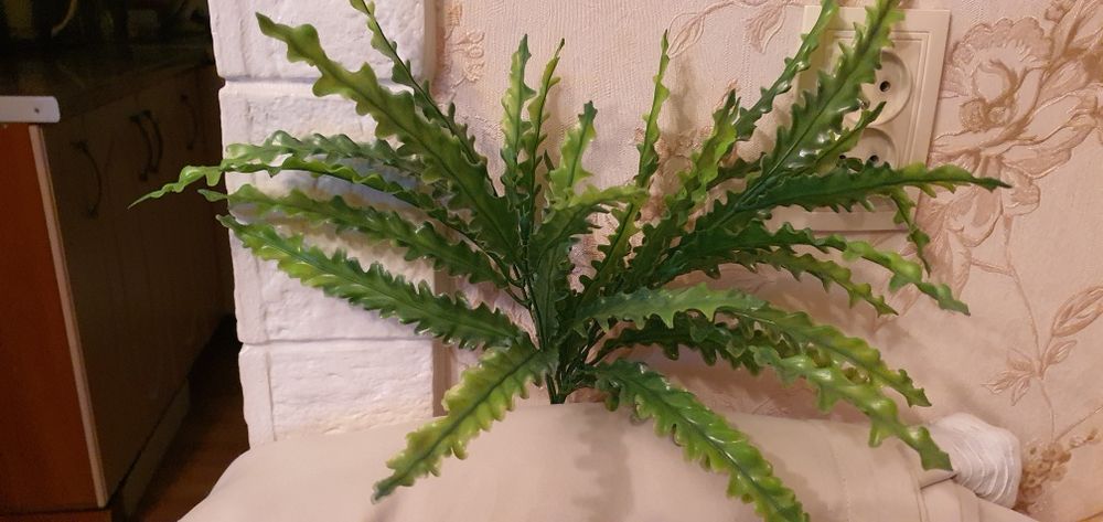 Цветы искусственные- папоротник