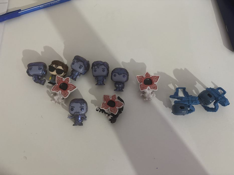 Игрушки из киндера очень странные дела