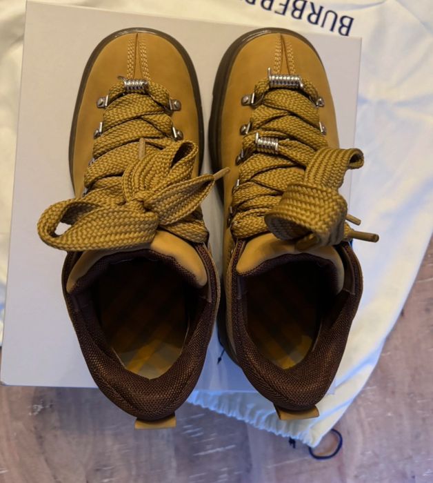 Мъжки обувки/боти Burberry