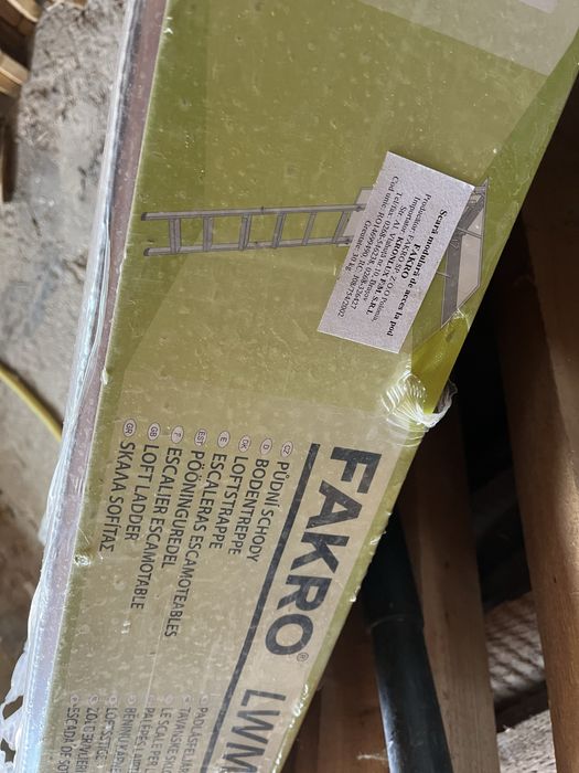 Scara pod mansarda Fakro noua nedesfacuta 120x70 cu 2.7 m deschidere