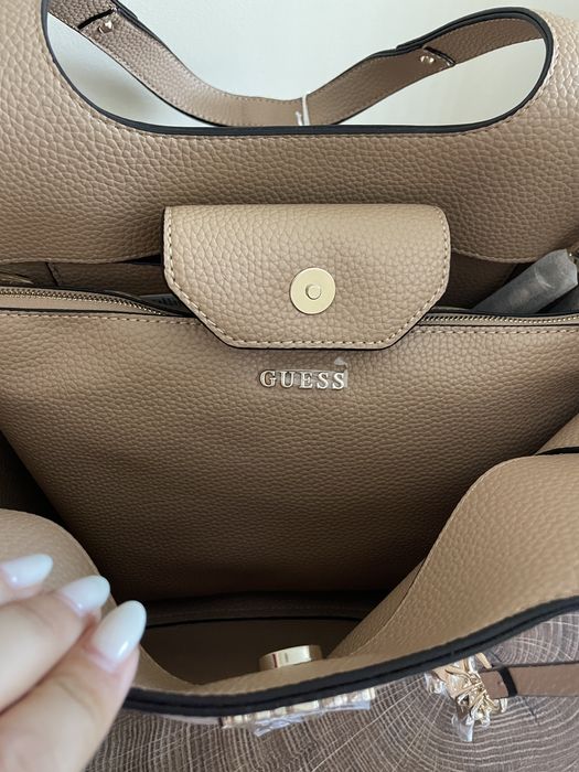 Дамска чанта Guess