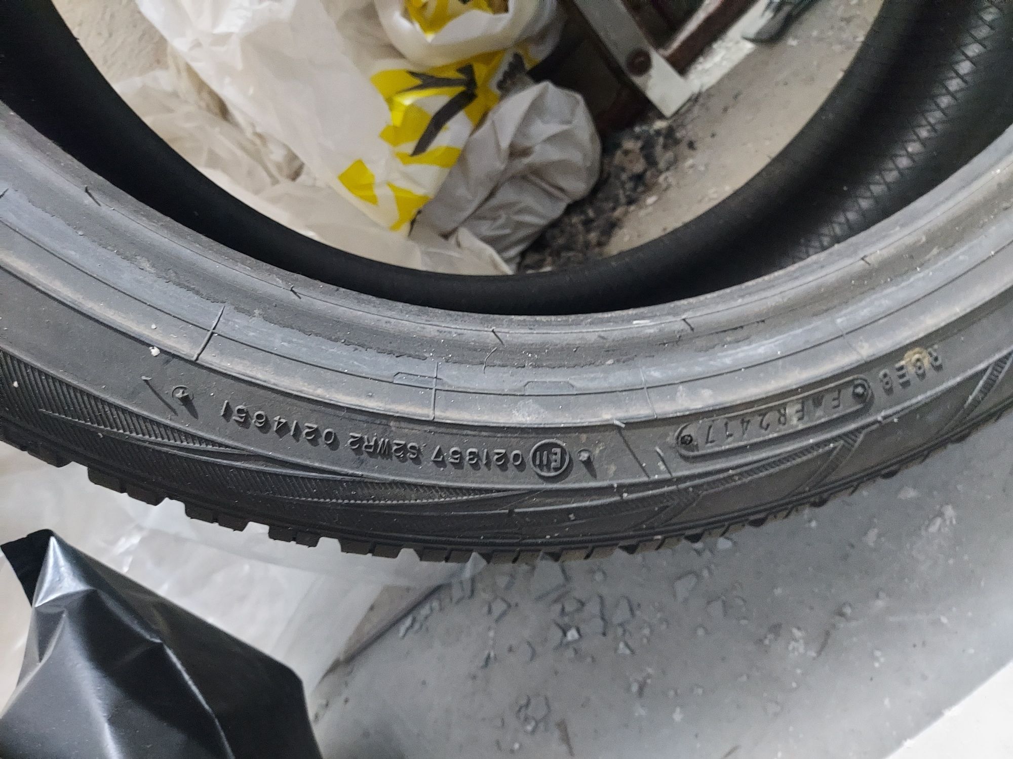 2 бр. зимни гуми 225/45 R19