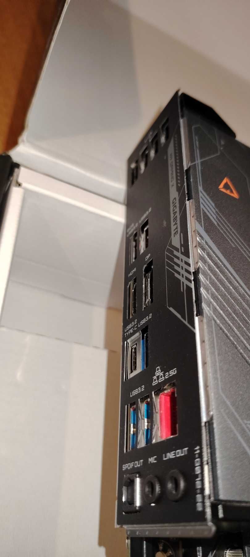 GIGABYTE Z690 Gaming X DDR5 + НОВ Intel i5-14600K 14 Cores 5.3GHz