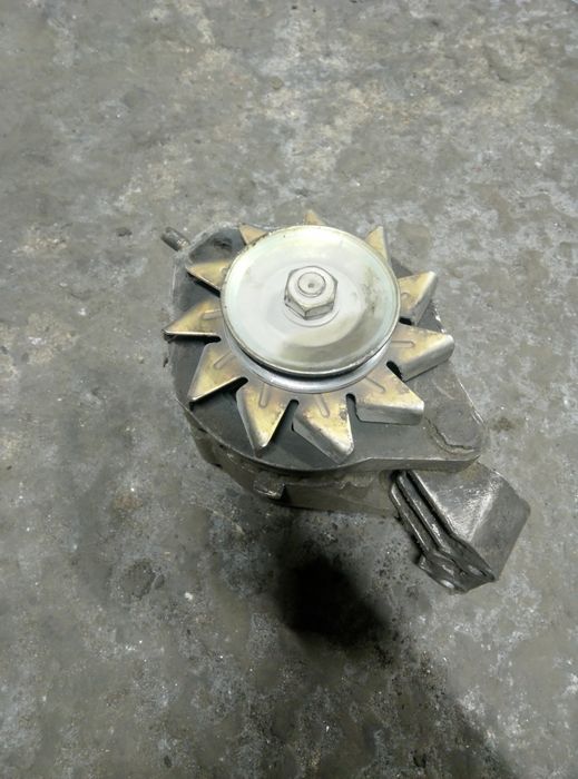 Продам генератор ваз