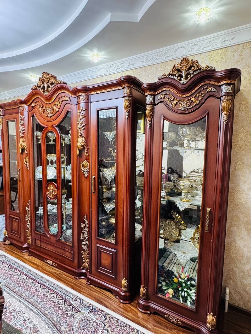Продаётся стенка+пенал