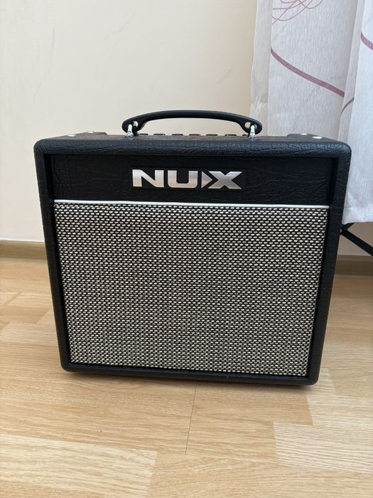 Nux комбоусилитель