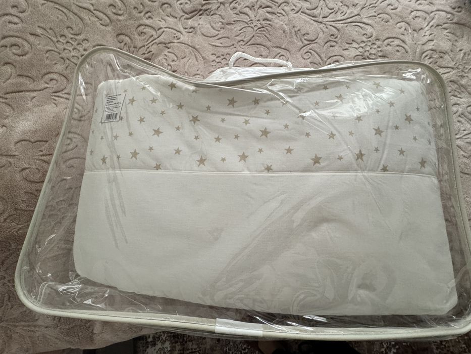 Обиколник за бебешка кошара