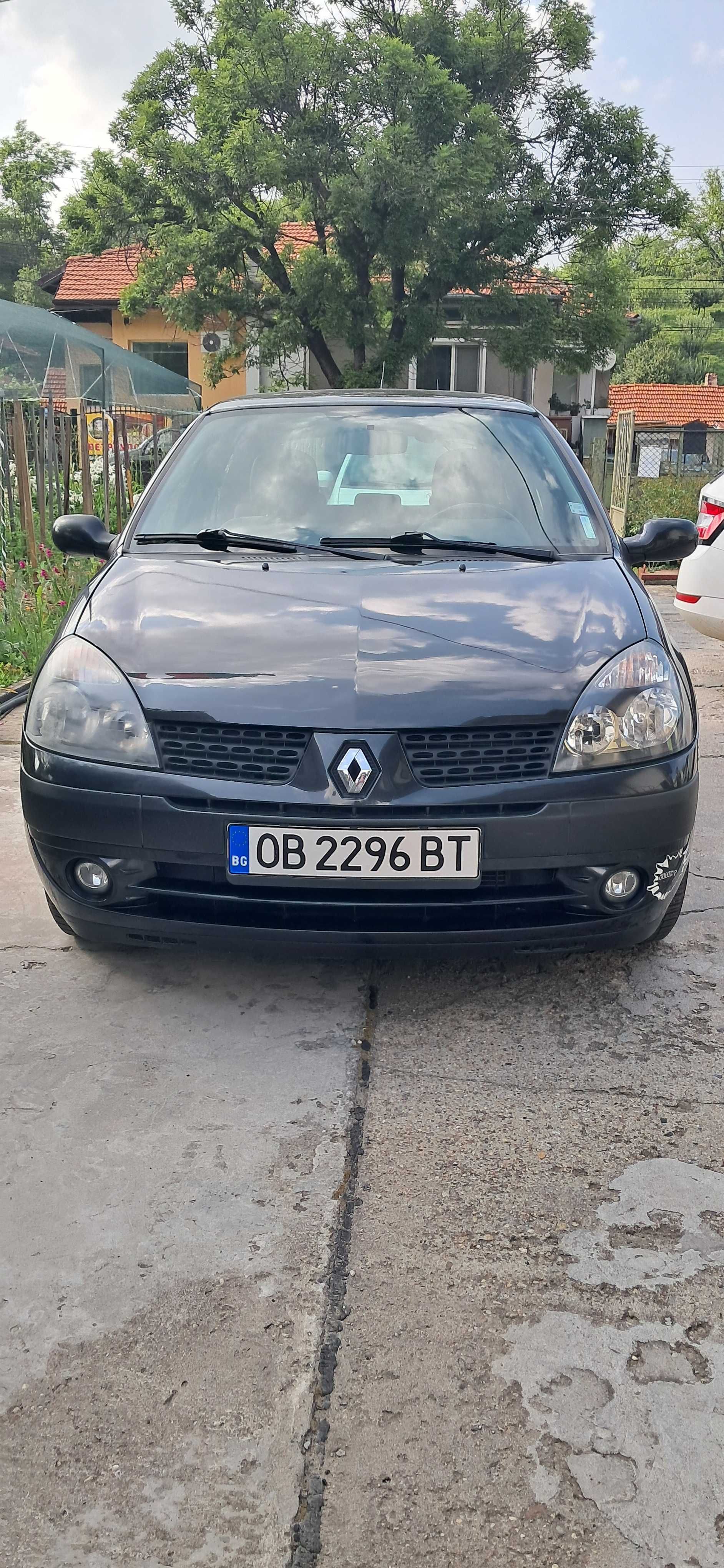 Продавам Рено Клио