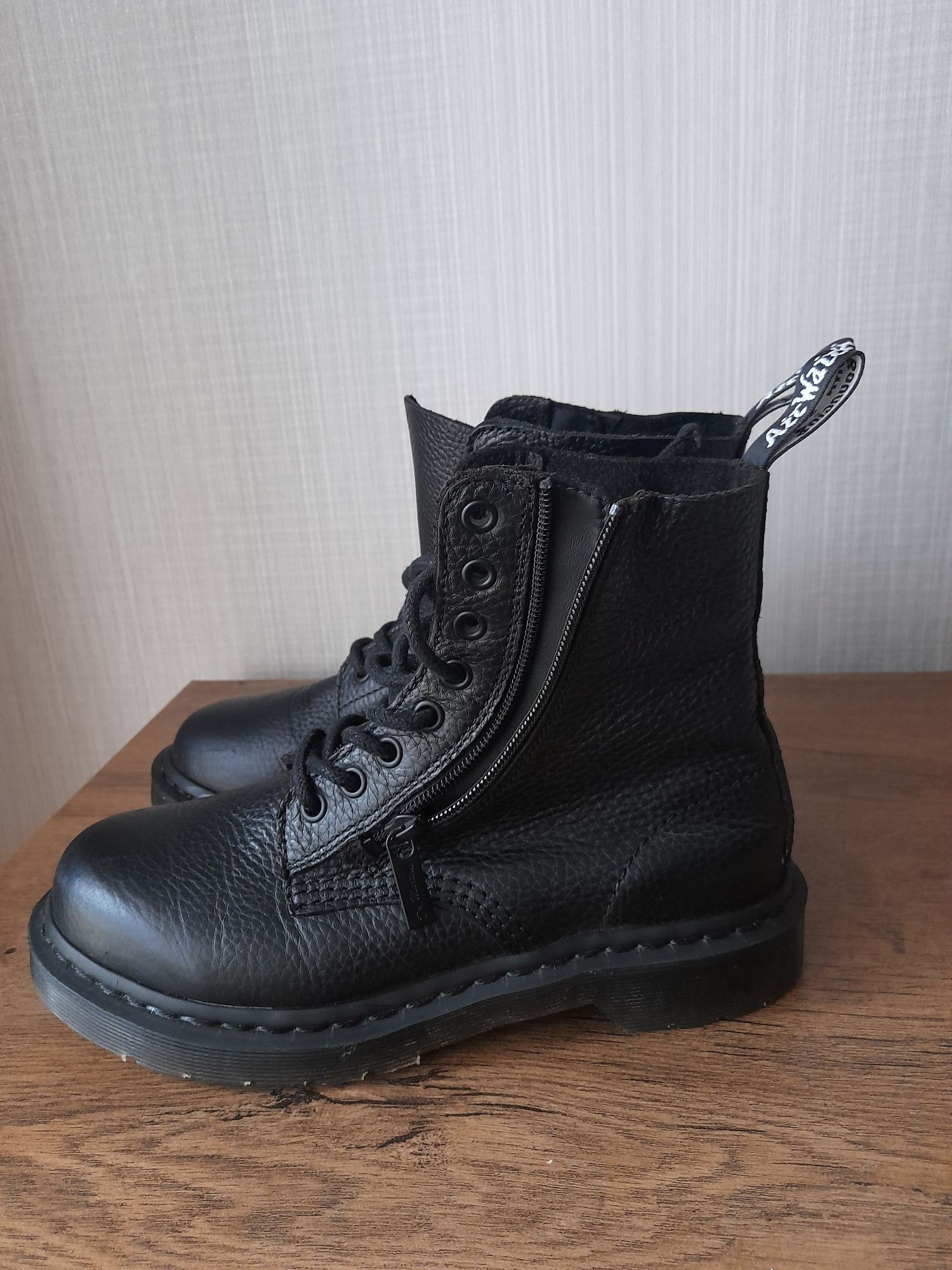 Dr. martens дамски обувки 38 номер.