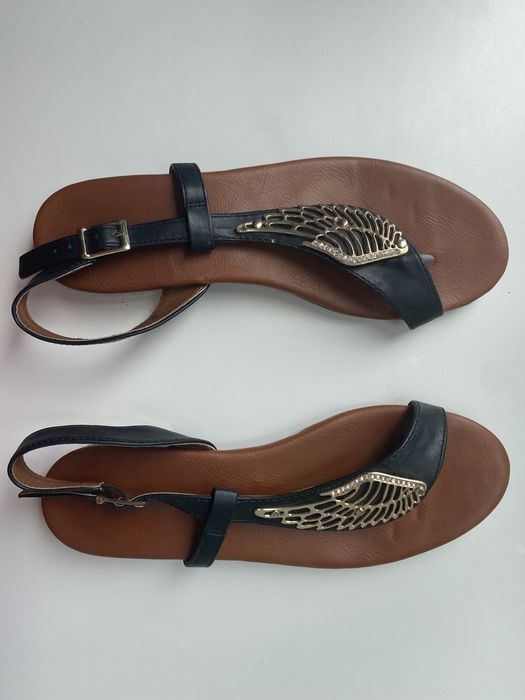 Женские босоножки