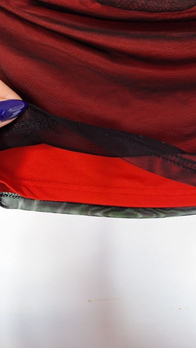 Червен топ без презрамки