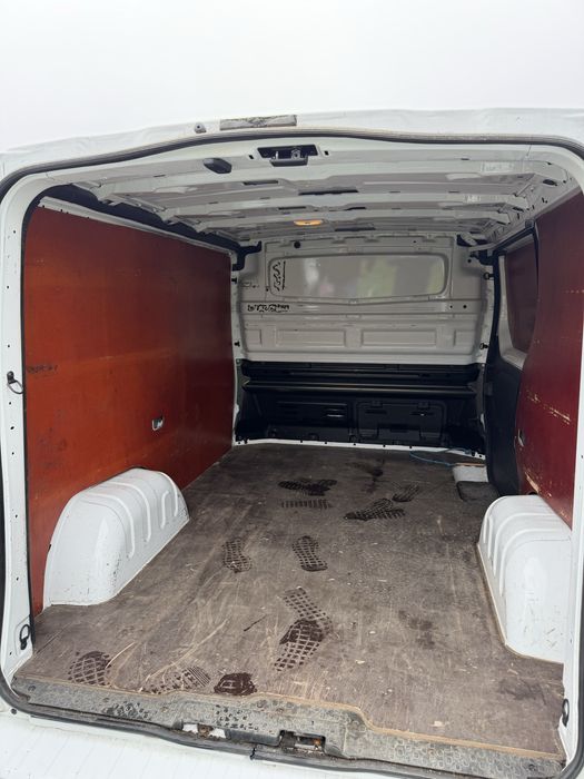 Opel vivaro model 2016, Alb