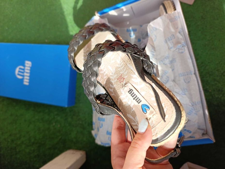 Дамски сандали тип еспадрили