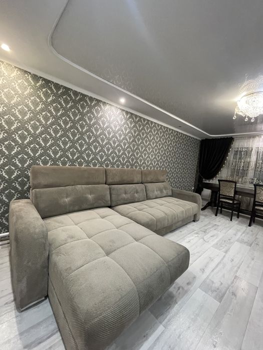 Продам угловой диван , в отличном состояние