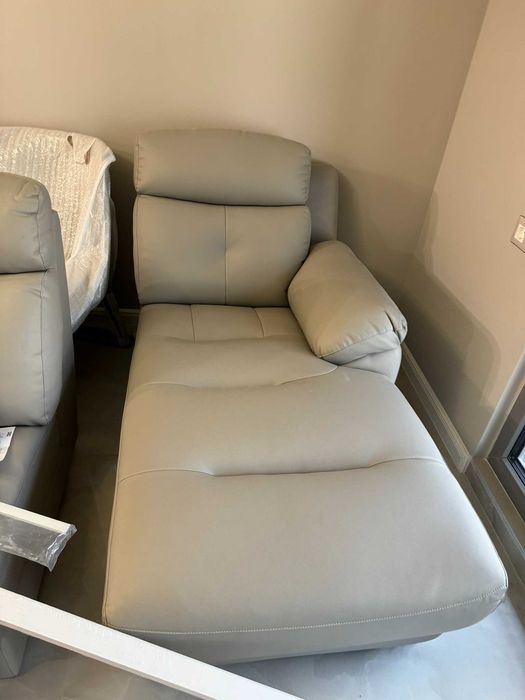 Кожен ъглов диван с лежанка НОВ