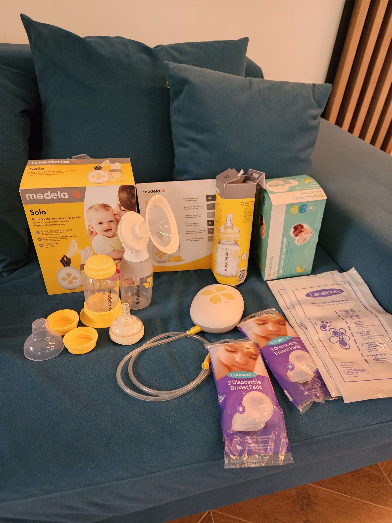 Medela Solo електрическа двуфазна помпа с второ шише и подаръци