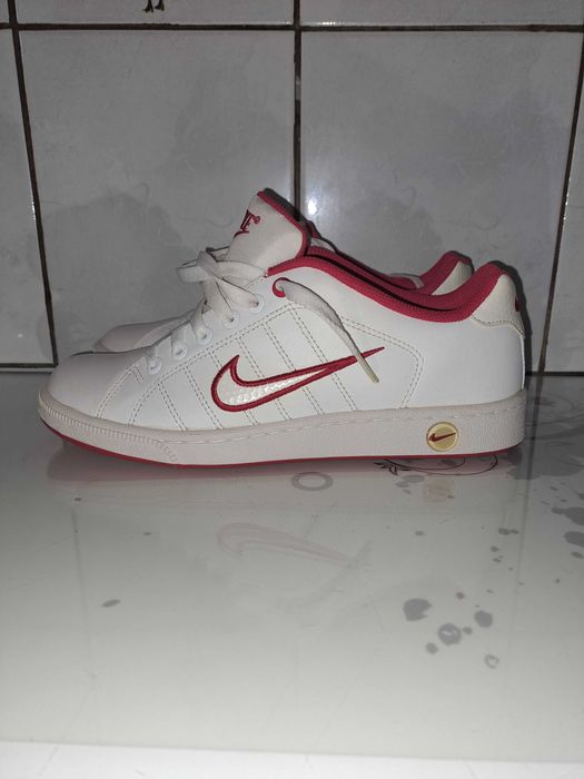 vand adidas _NIKE