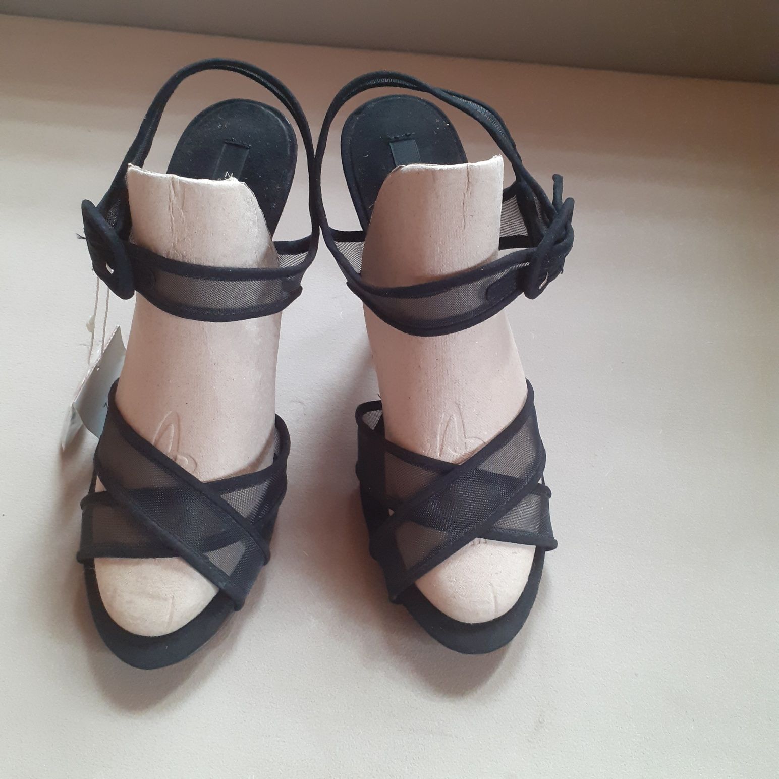 sandale Zara noi