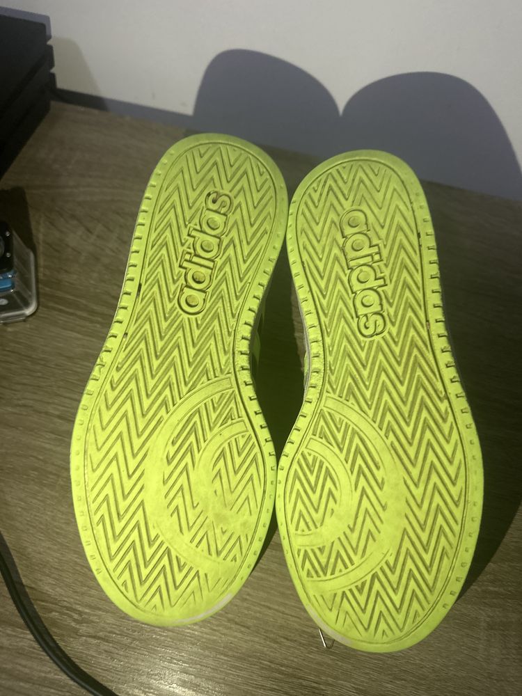 Adidasi adidas marimea 35