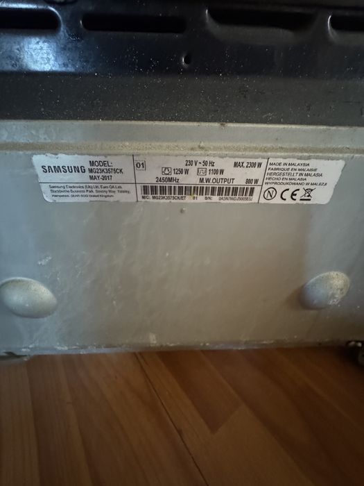 Vand 2 cuptoare cu microunde