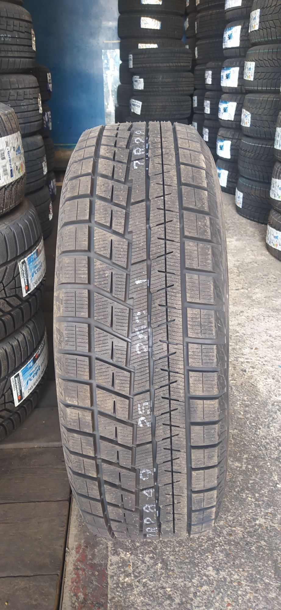 225/65R17 Yokohama IG60