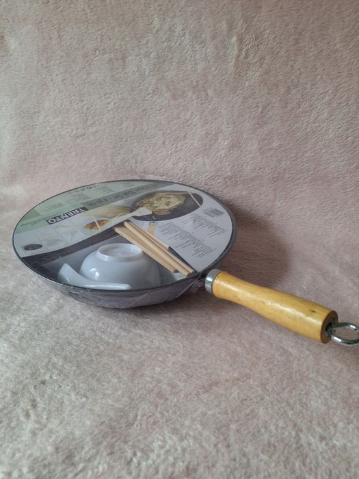 Set wok NOU Tigaie noua Bachmayr 28 cm, aluminiu si antiaderenta, ceai