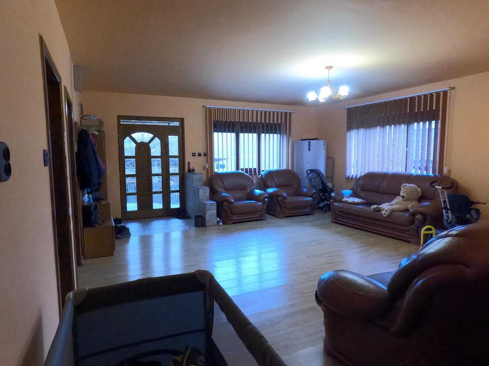 Casa cu 2 camere, 112 mp , teren 4562 mp, la 25 km de Targu Mures