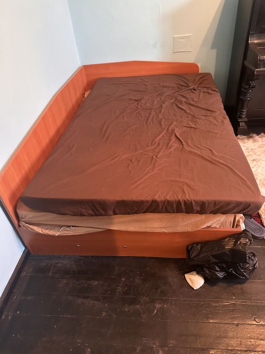 Двойно легло с място за съхраненеид