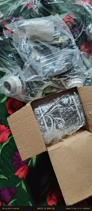 Продам люстру новую